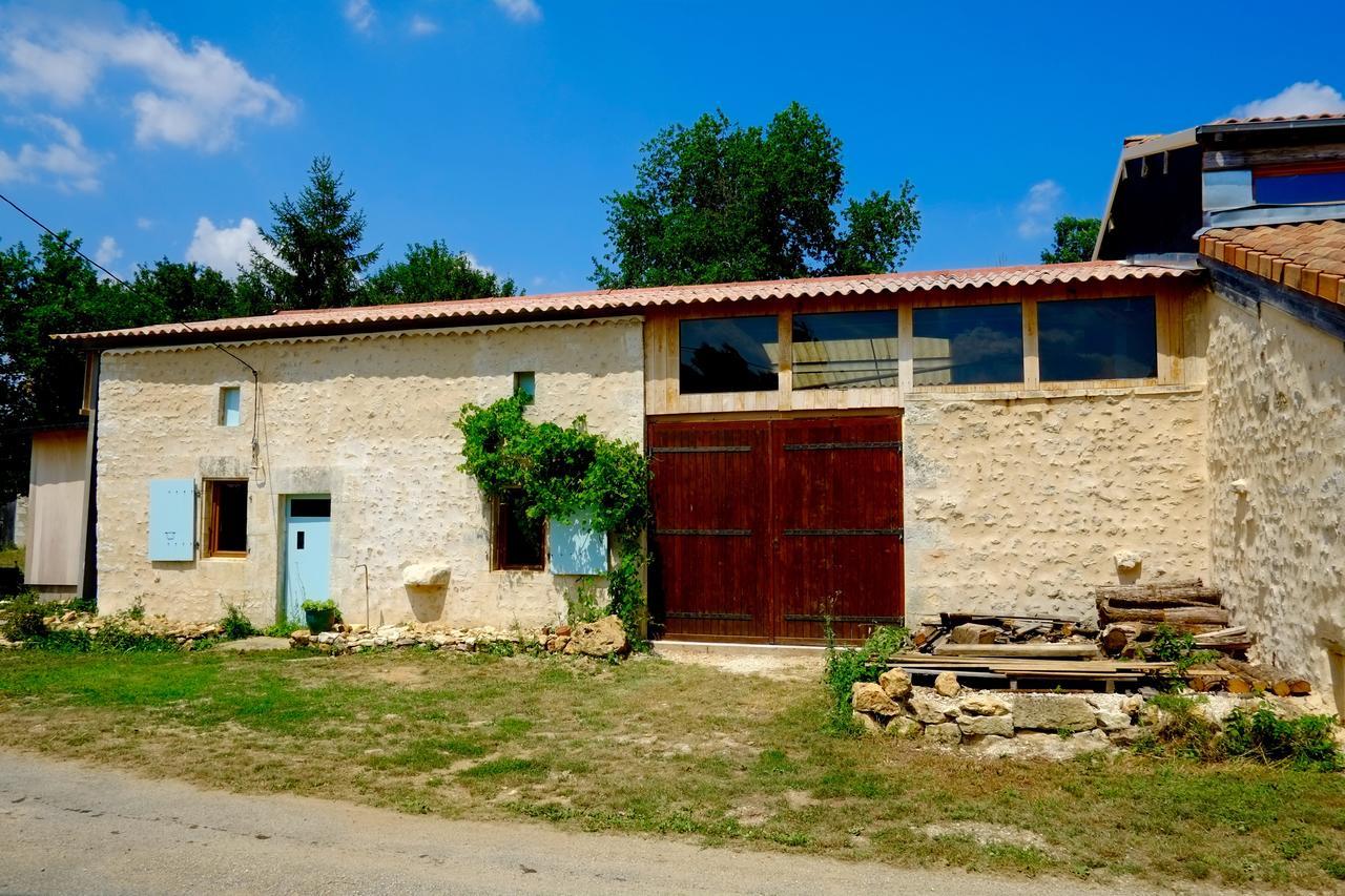 Chambres Des Forges Cellefrouin Εξωτερικό φωτογραφία